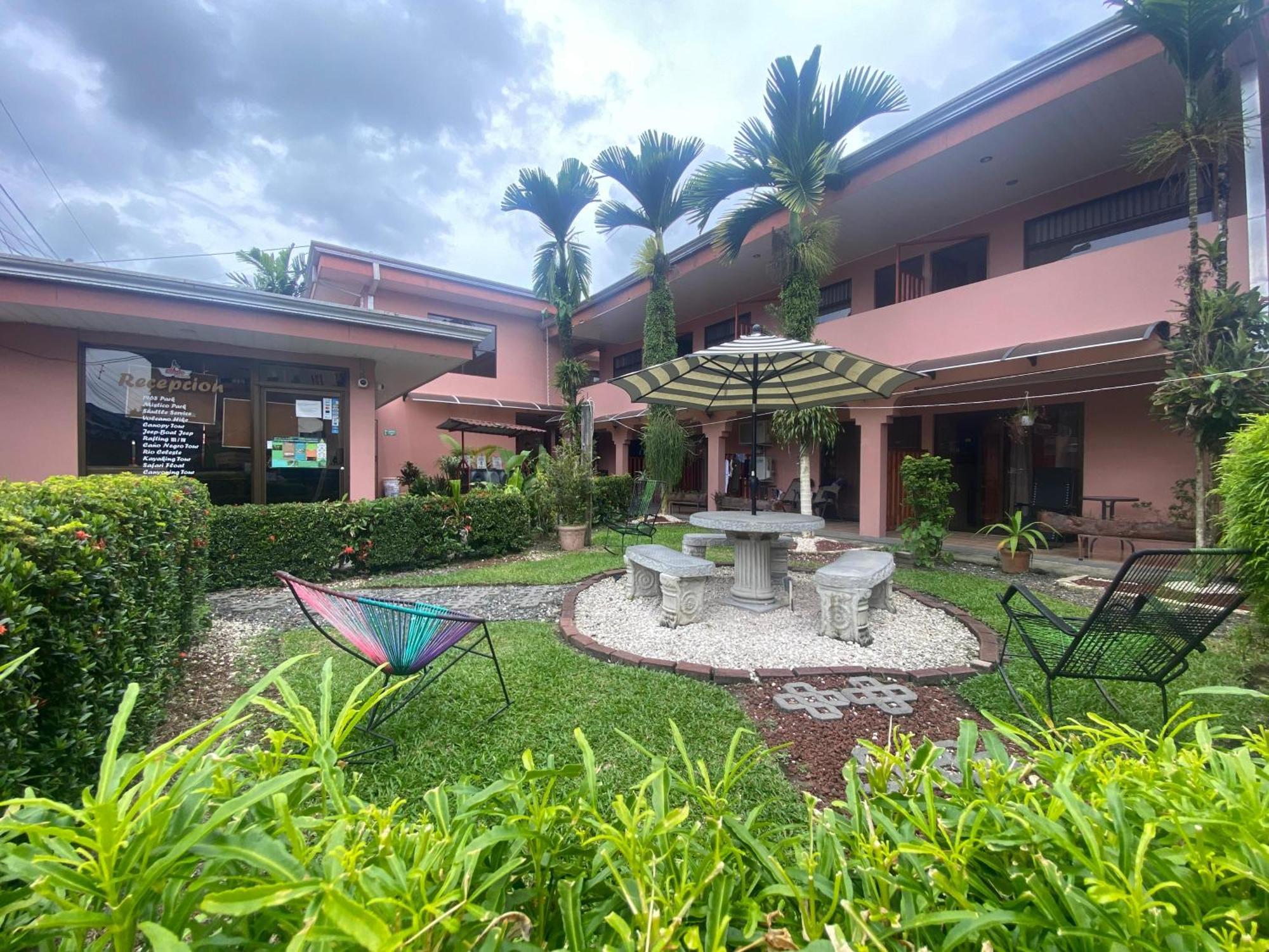 Hotel La Choza Inn La Fortuna Екстериор снимка