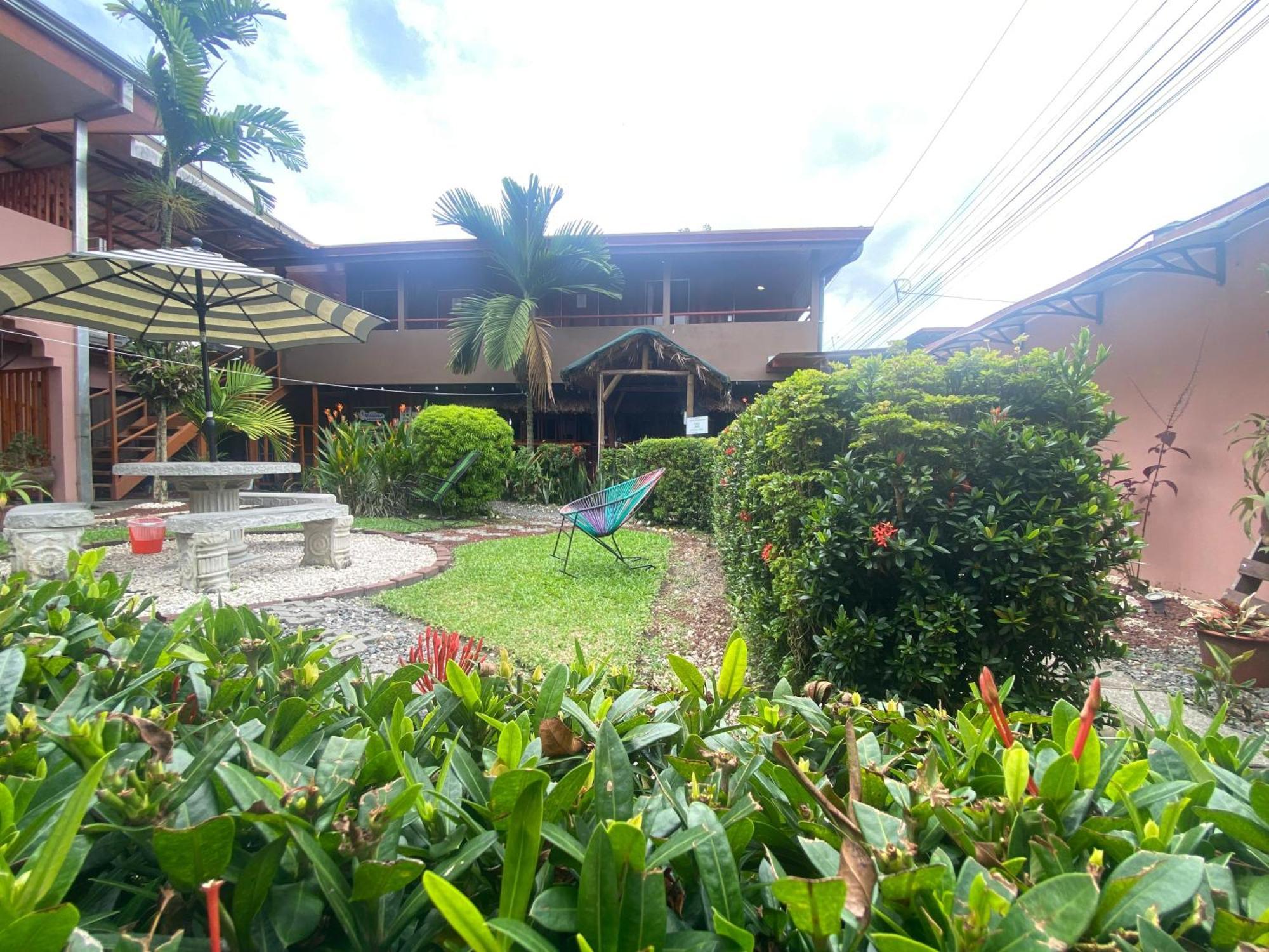 Hotel La Choza Inn La Fortuna Екстериор снимка