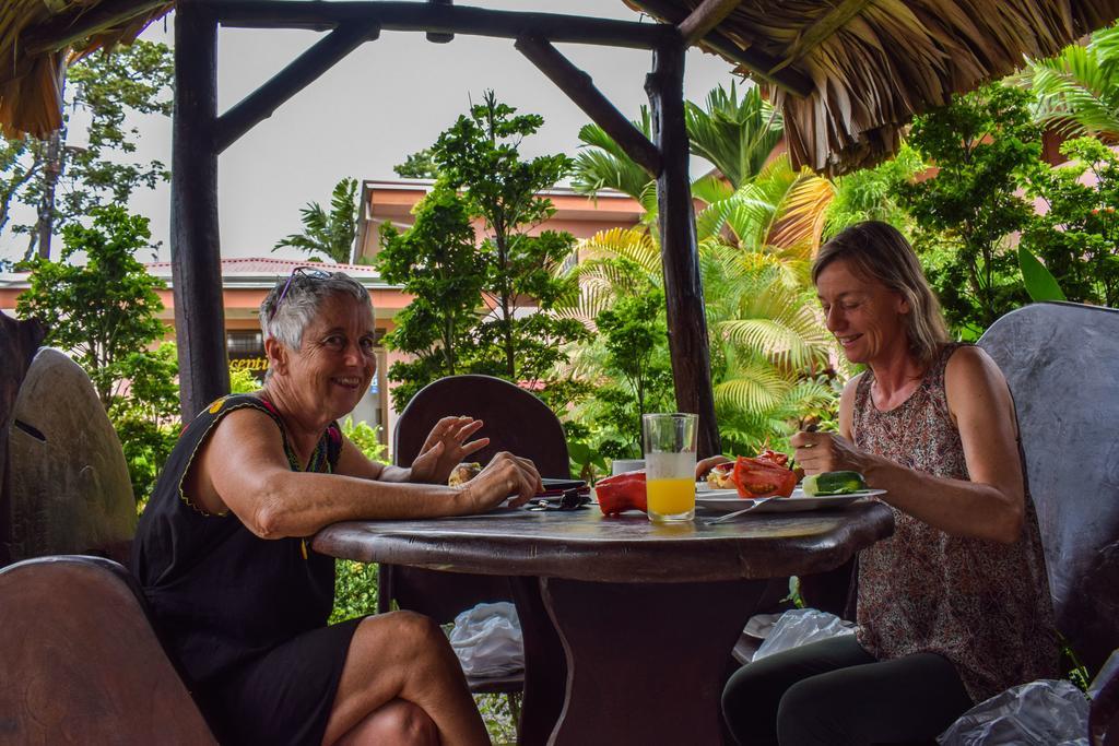 Hotel La Choza Inn La Fortuna Екстериор снимка