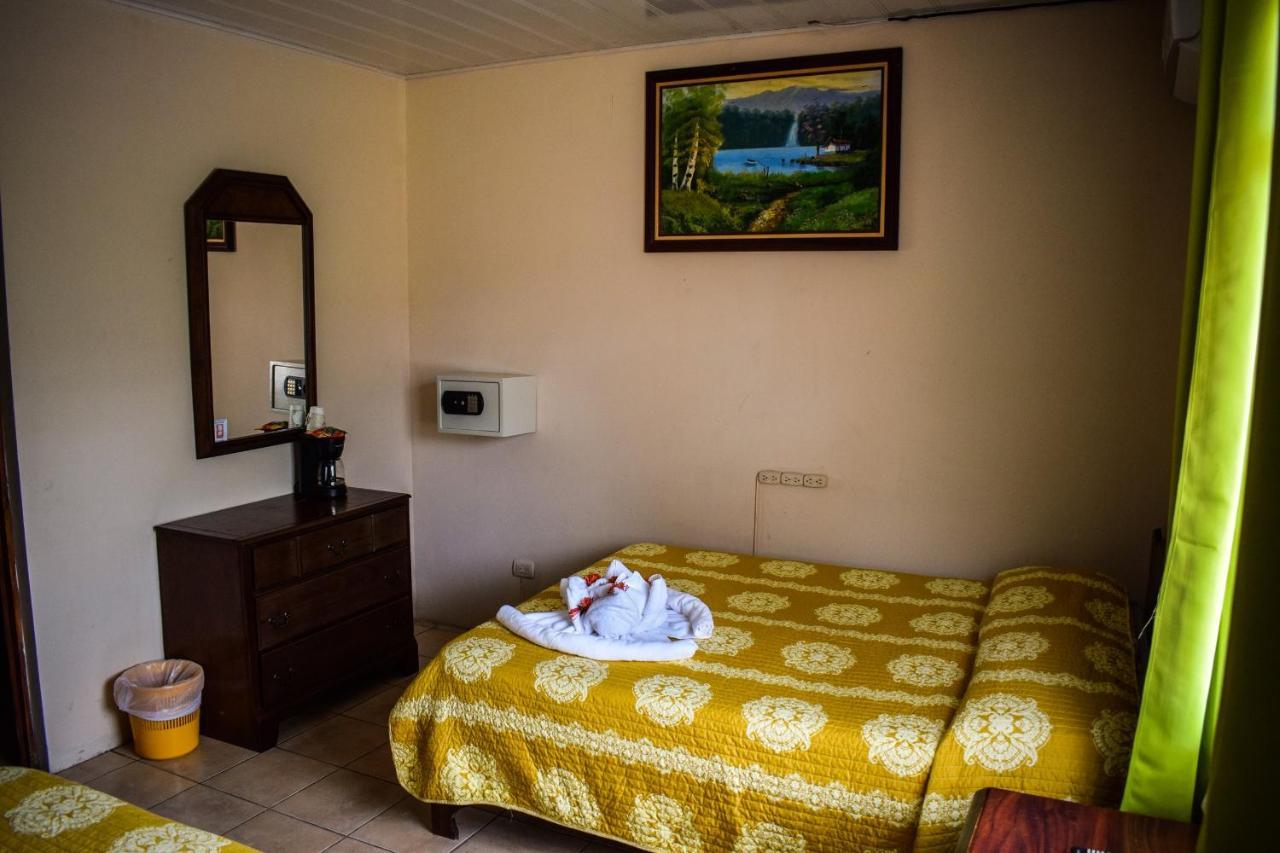 Hotel La Choza Inn La Fortuna Екстериор снимка