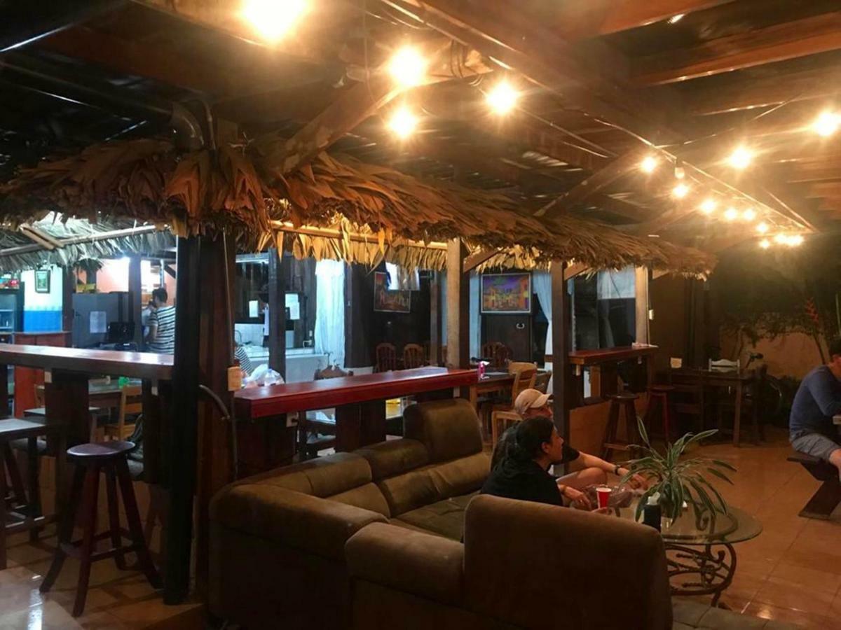 Hotel La Choza Inn La Fortuna Екстериор снимка